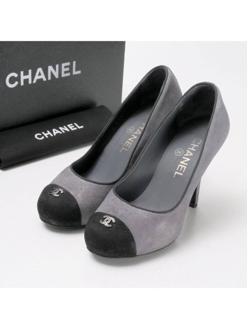 Chanel Pumps C CC Logo Shoes Escarpins Suede Leather Gray Black 35.5